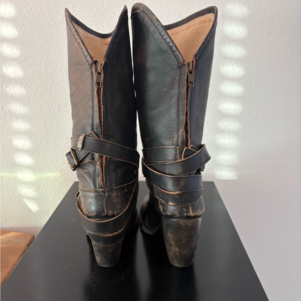 Freebird! Women’s Vintage Black Distressed Leather Mid-Calf Heeled Boots Size 9. - Picture 3 of 5